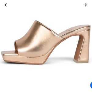 NIB Jeffrey Campbell Caviar sz 9 Rose Gold
